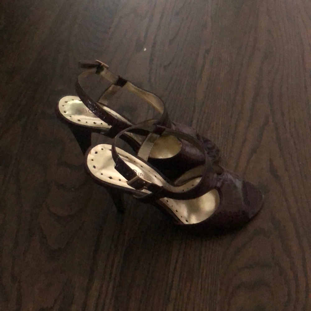 BCBGIRLS brown high heel shoes